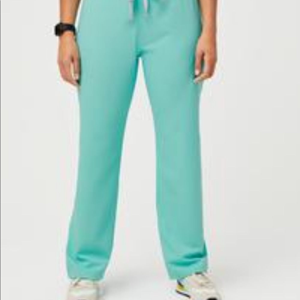 Figs scrub XS top 3 pocket, petite S pant basic